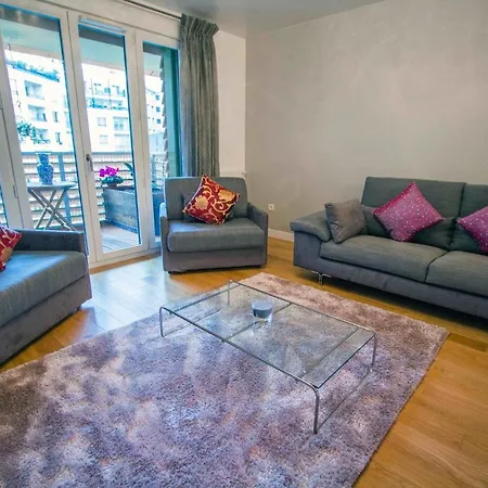 Tour Eiffel Centre Bed and breakfast